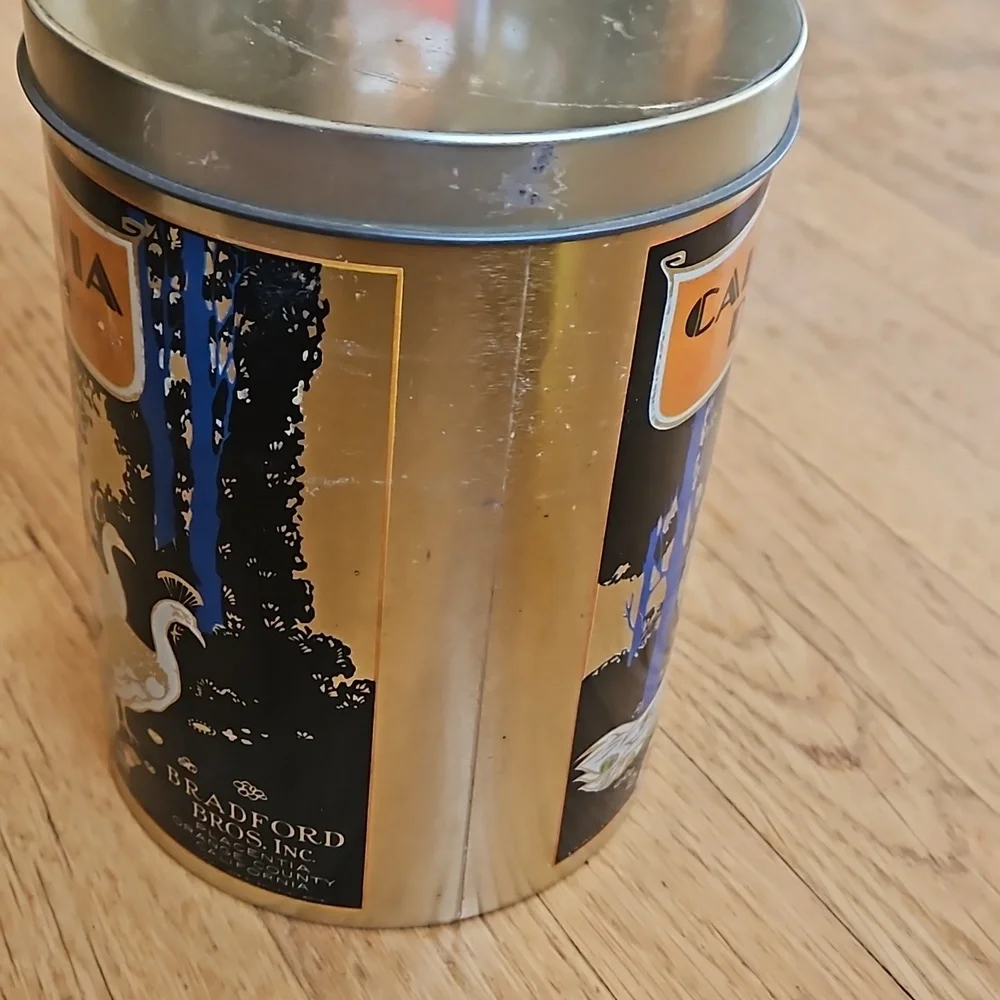 Vintage Advertising Sunkist California Dream tin
